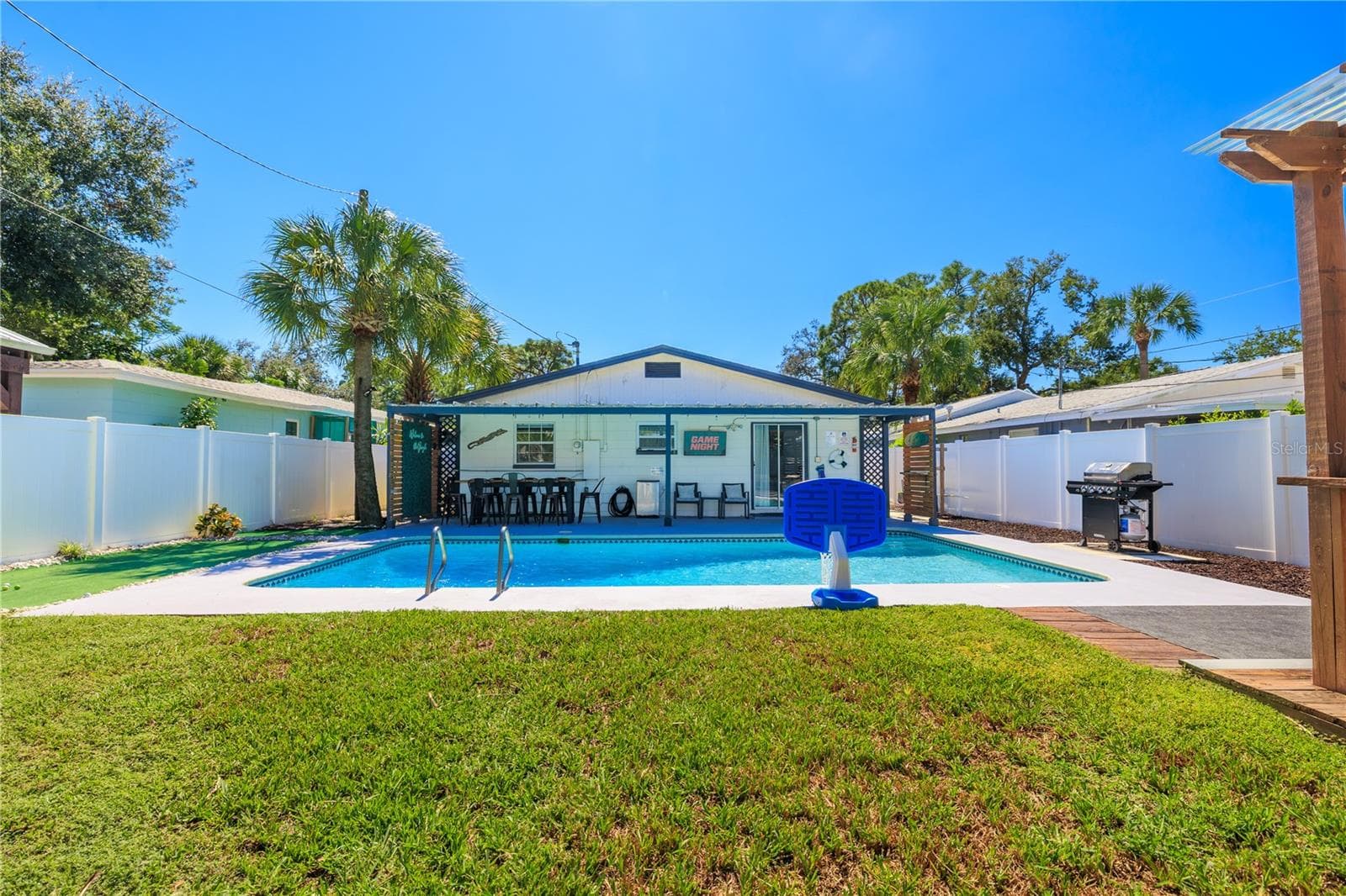 Single Family Residence at 8085 24TH AVE N, ST PETERSBURG, photo 22 of 30