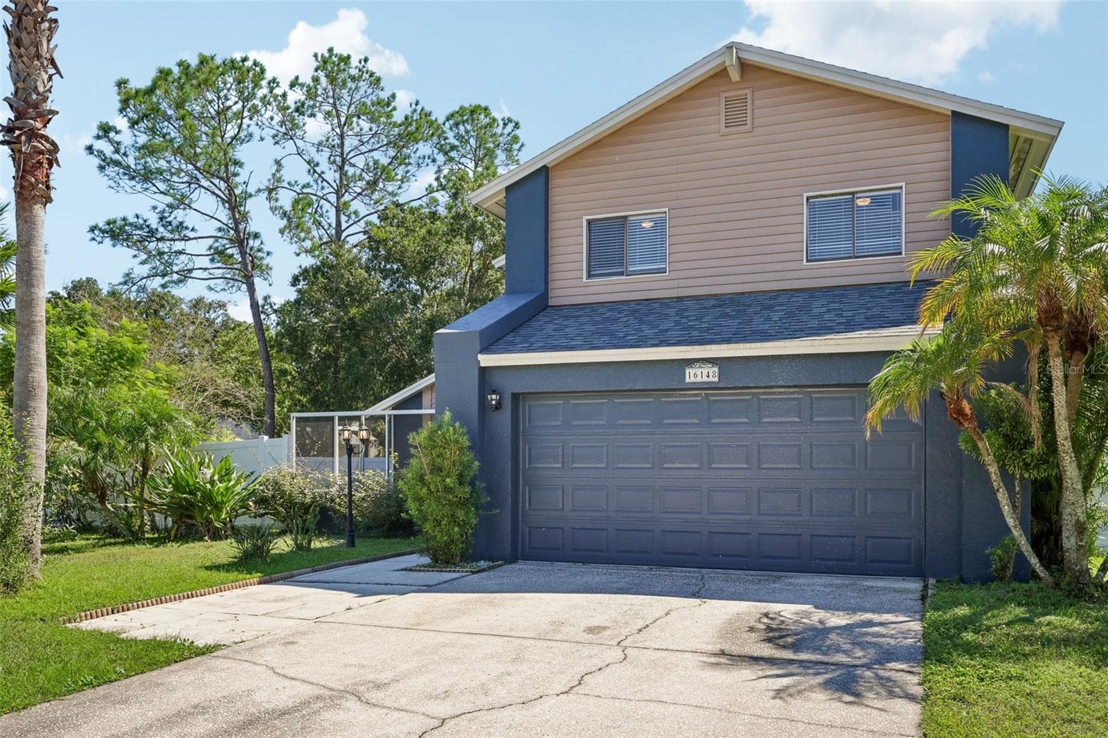 Single Family Residence at 16148 GARDENDALE DR, TAMPA, photo 2 of 43