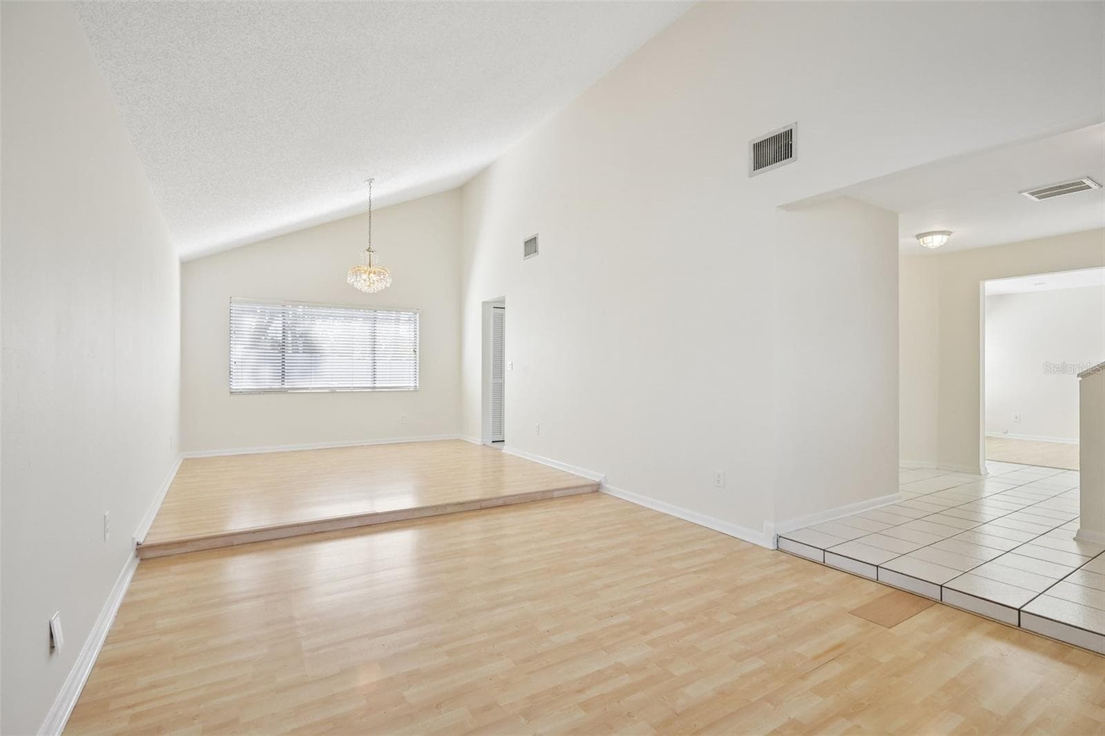 Living Room/DIning Room - 16148 GARDENDALE DR, TAMPA