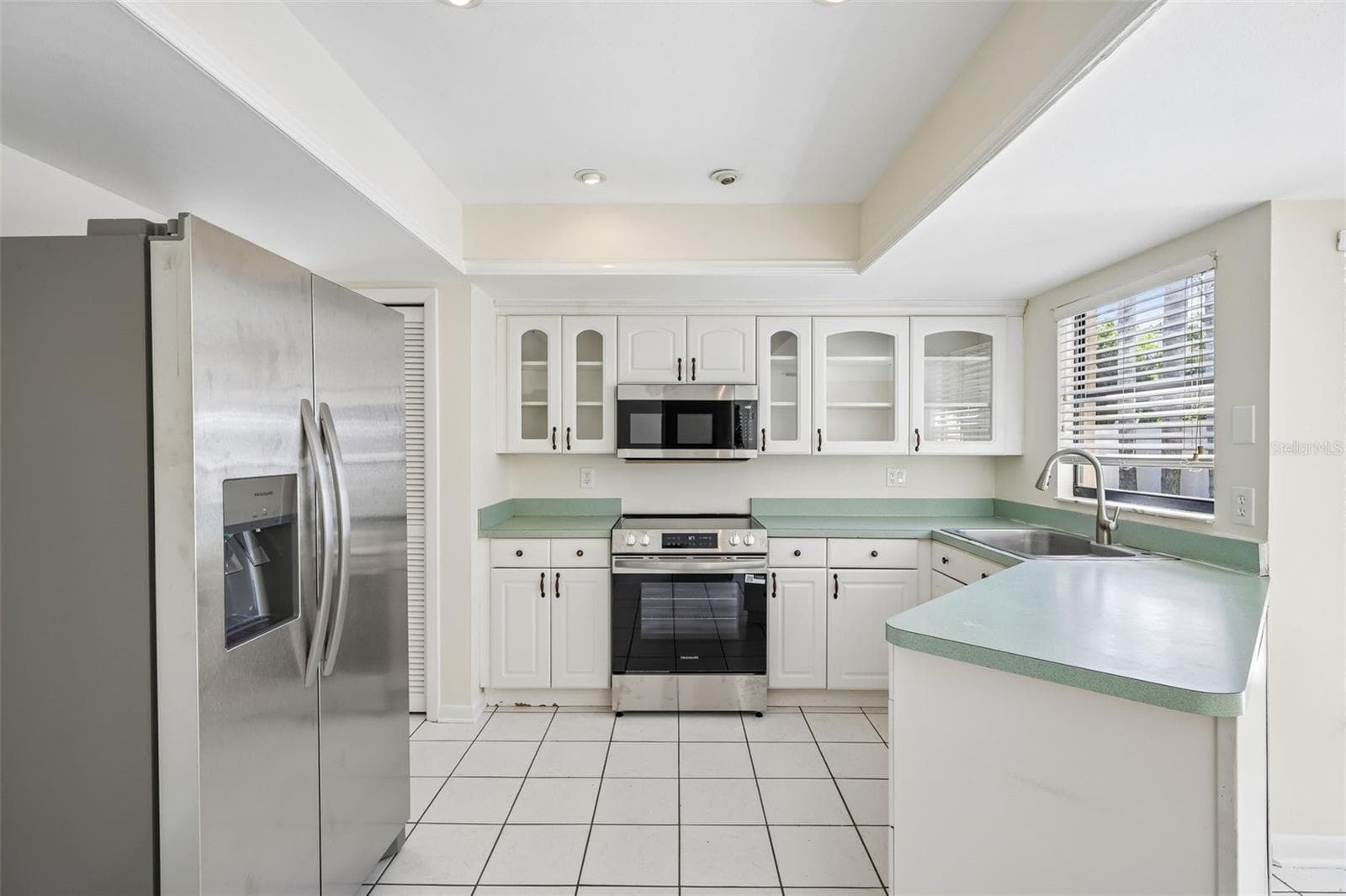 Single Family Residence at 16148 GARDENDALE DR, TAMPA, photo 12 of 43