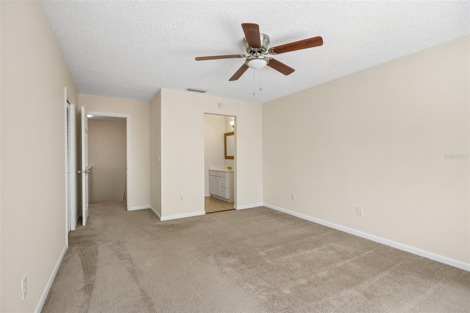 Single Family Residence at 16148 GARDENDALE DR, TAMPA, photo 19 of 43
