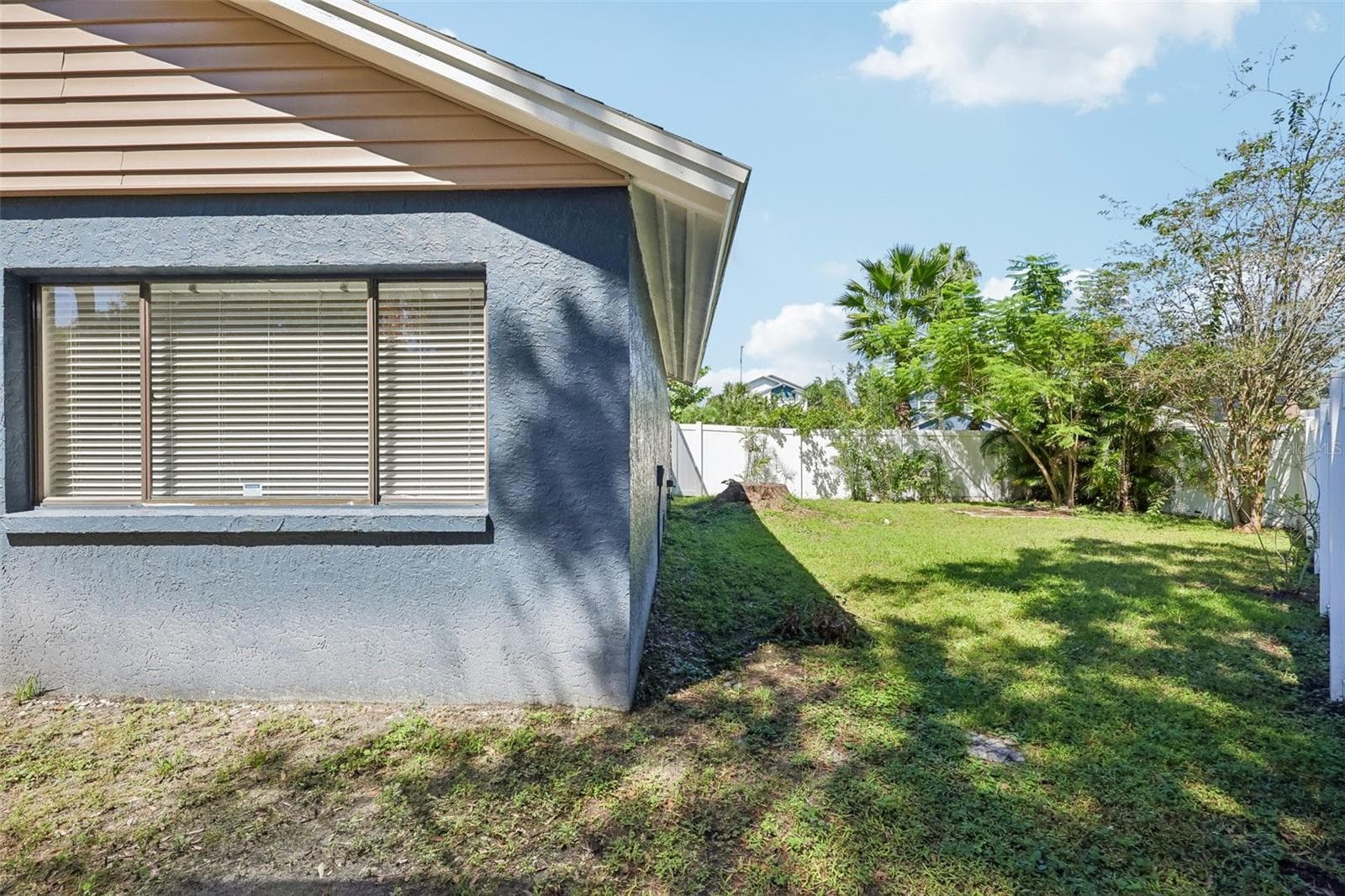 Single Family Residence at 16148 GARDENDALE DR, TAMPA, photo 34 of 43