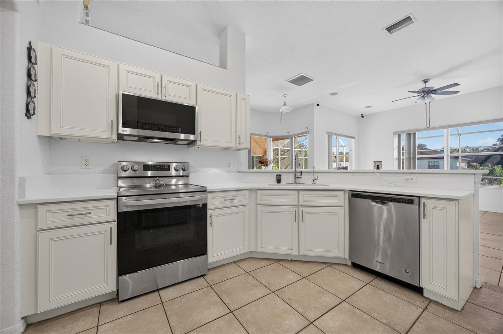 Single Family Residence at 4570 MCALLISTER LN, NORTH PORT, photo 15 of 43