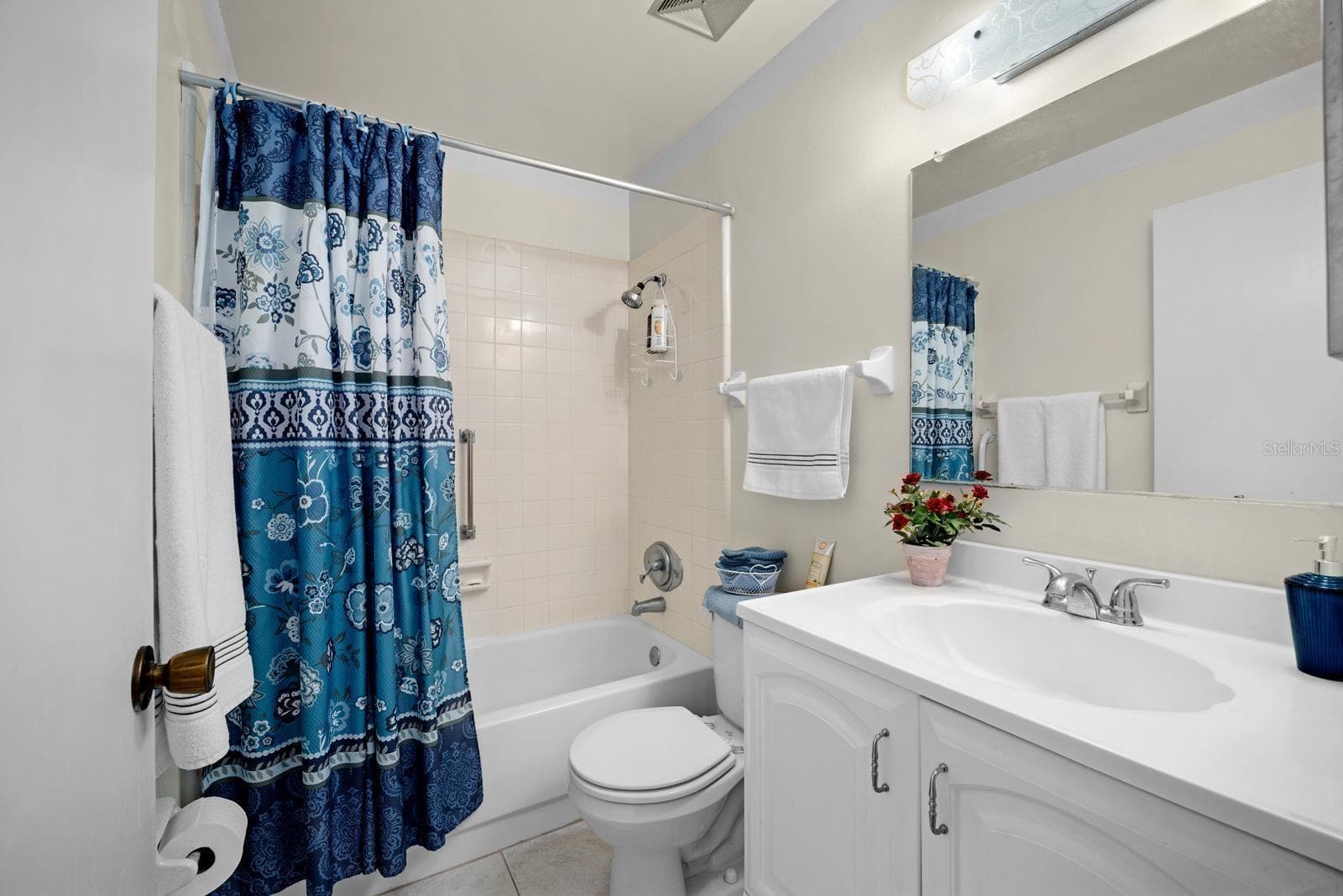 Condominium at 1906 CANTERBURY LN #32, SUN CITY CENTER, photo 4 of 37