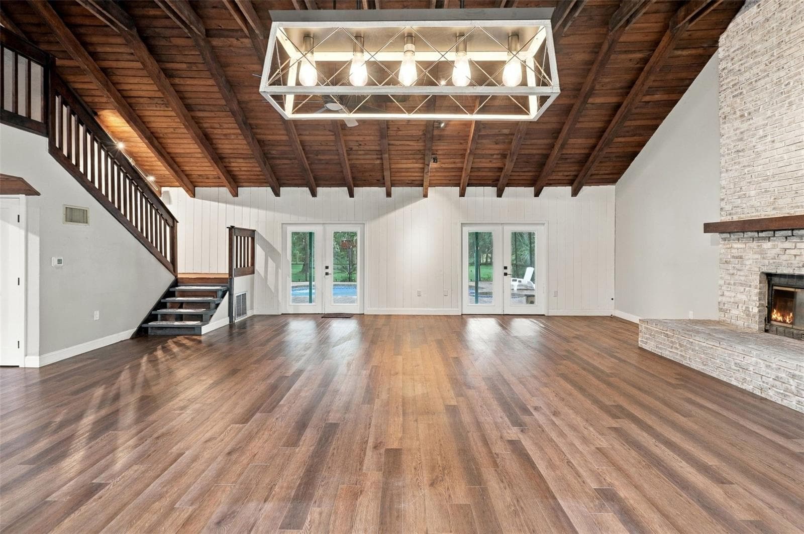 ENTRANCE VIEW OF LIVING ROOM - 2290 MUD LAKE RD, DE LEON SPRINGS