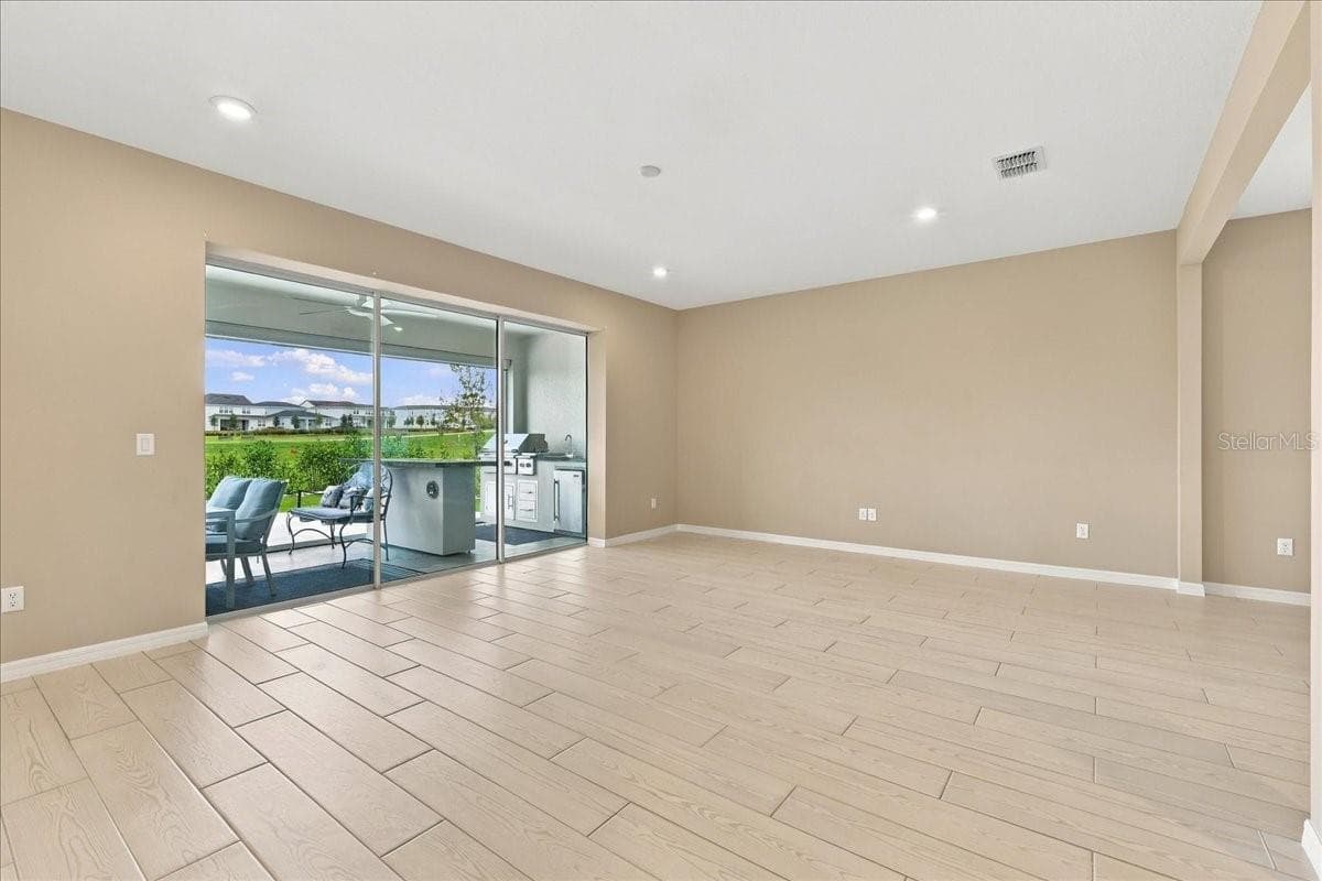 Single Family Residence at 6262 ARGENT WOOD DR, WINTER GARDEN, photo 6 of 47