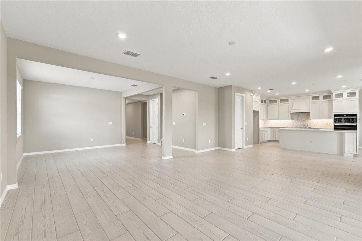 Single Family Residence at 6262 ARGENT WOOD DR, WINTER GARDEN, photo 7 of 47