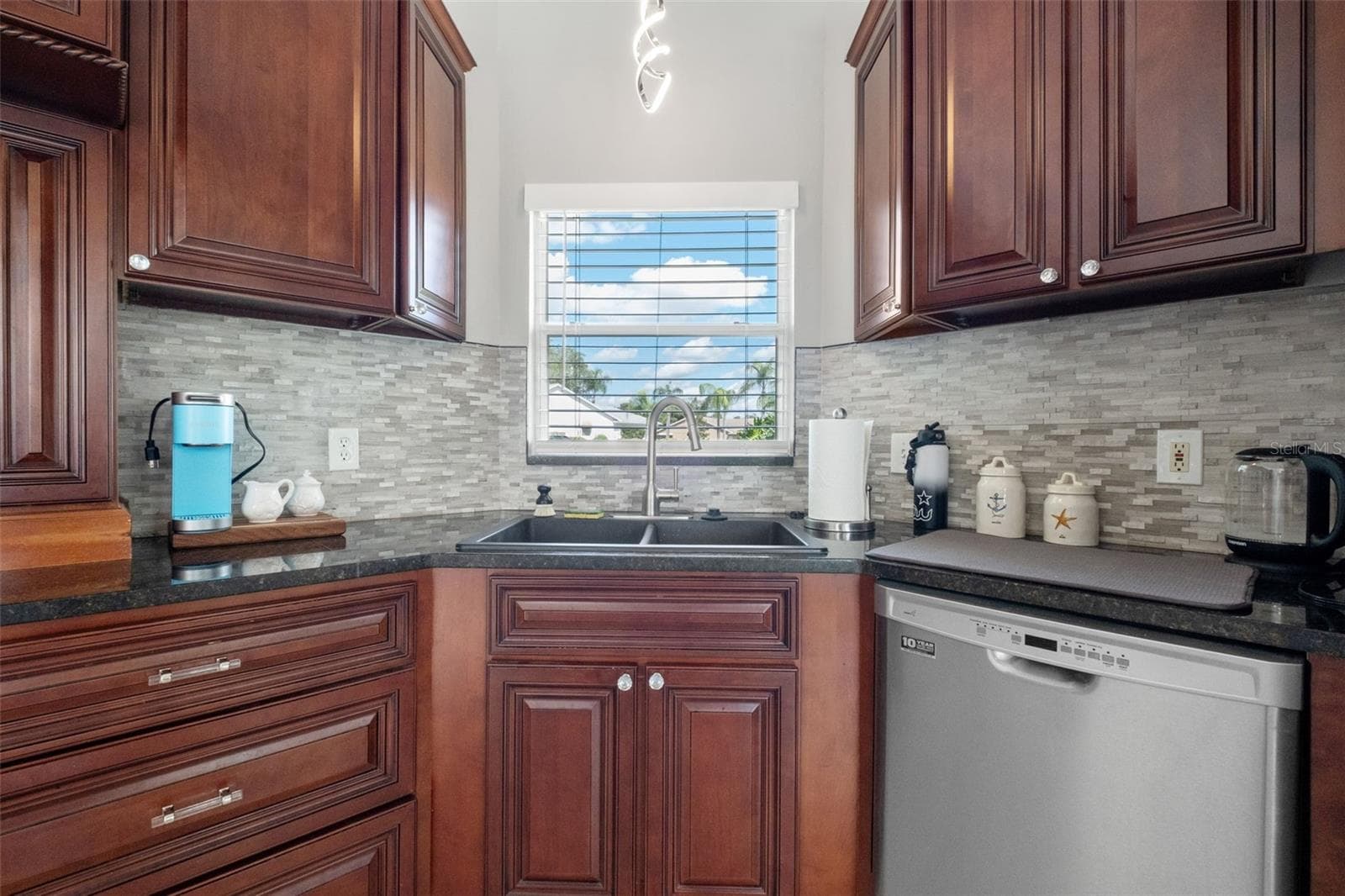 Single Family Residence at 8916 KEATS DR, HUDSON, photo 15 of 92