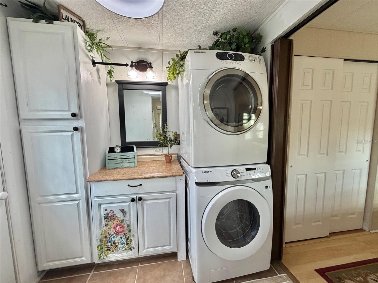 Mobile Home at 107 ROYAL PALM DR, LEESBURG, photo 12 of 60