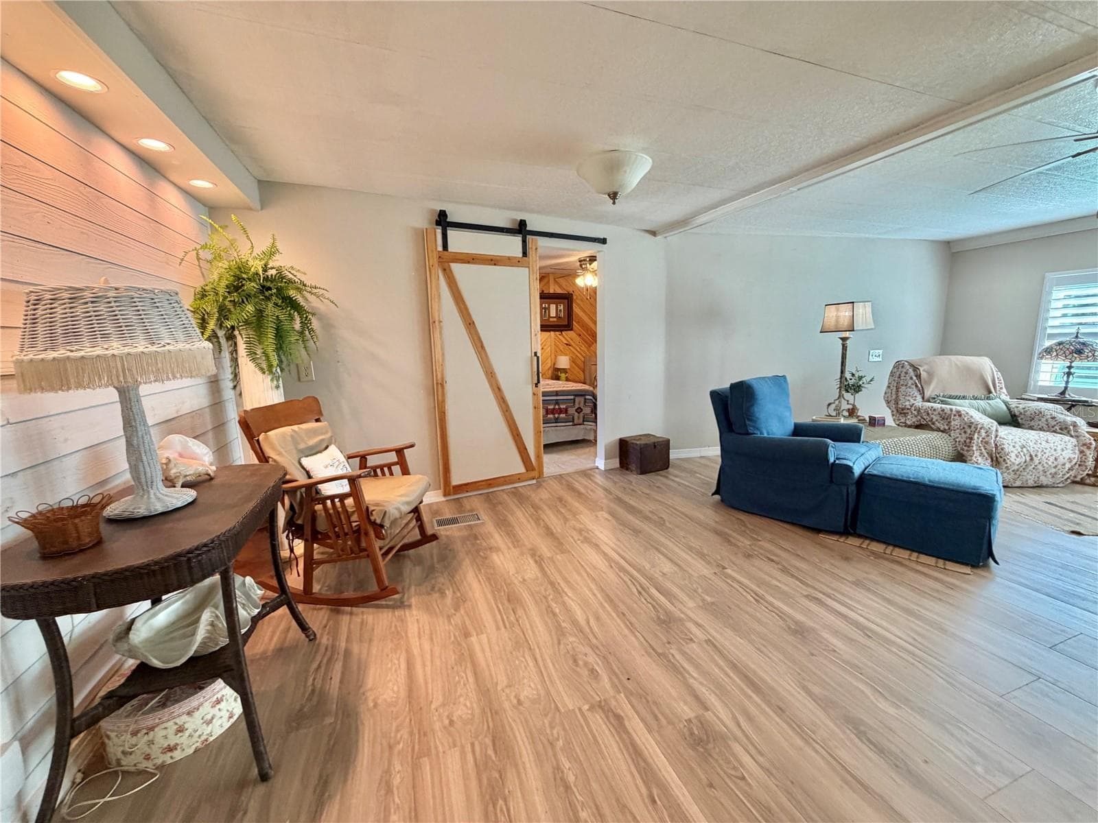Mobile Home at 107 ROYAL PALM DR, LEESBURG, photo 15 of 60