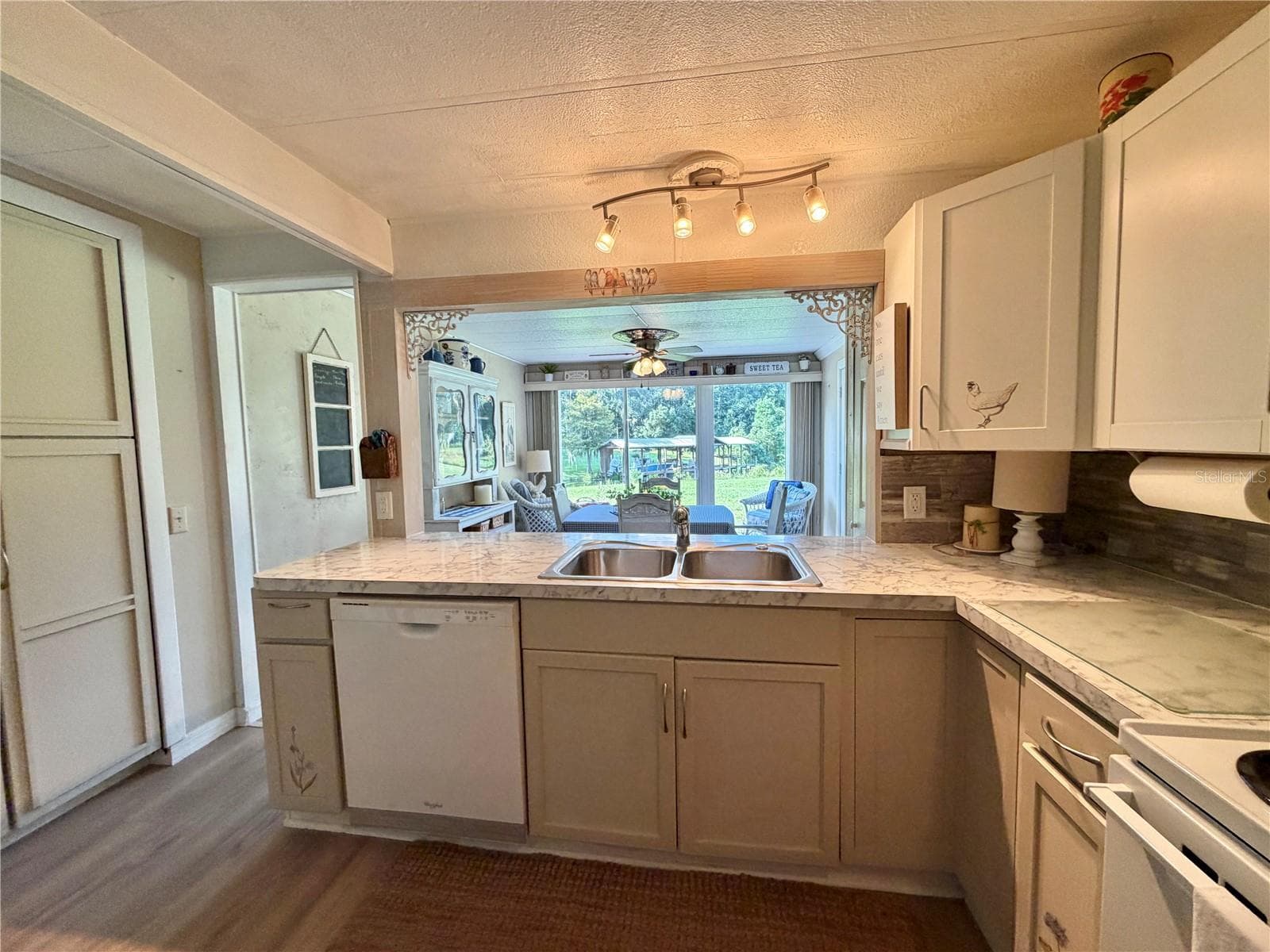 Mobile Home at 107 ROYAL PALM DR, LEESBURG, photo 27 of 60
