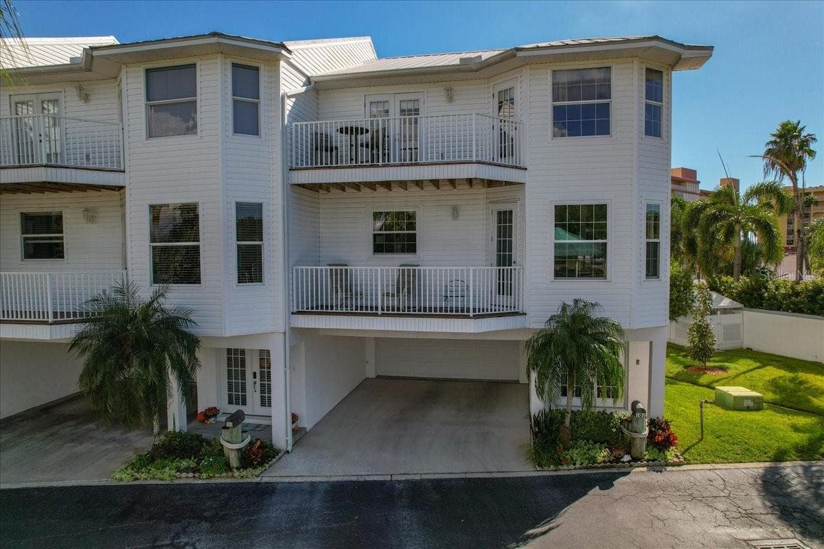 101 SHOALS CIR