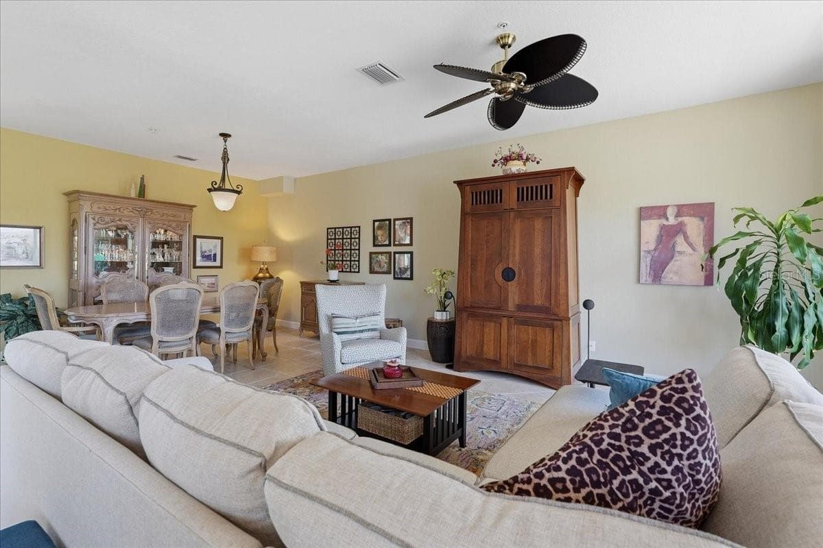 Townhouse at 101 SHOALS CIR, NORTH REDINGTON BEACH, photo 14 of 100