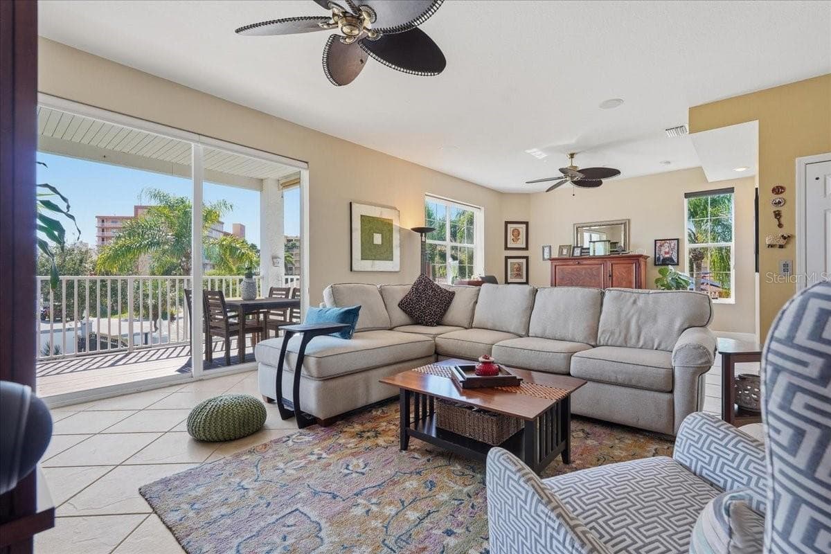 Townhouse at 101 SHOALS CIR, NORTH REDINGTON BEACH, photo 15 of 100