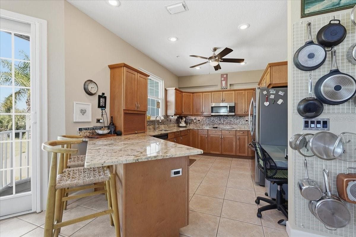 Townhouse at 101 SHOALS CIR, NORTH REDINGTON BEACH, photo 28 of 100