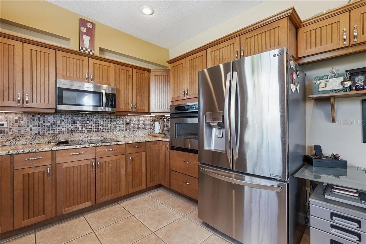 Townhouse at 101 SHOALS CIR, NORTH REDINGTON BEACH, photo 31 of 100