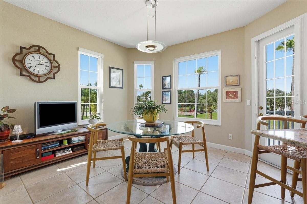 Townhouse at 101 SHOALS CIR, NORTH REDINGTON BEACH, photo 34 of 100