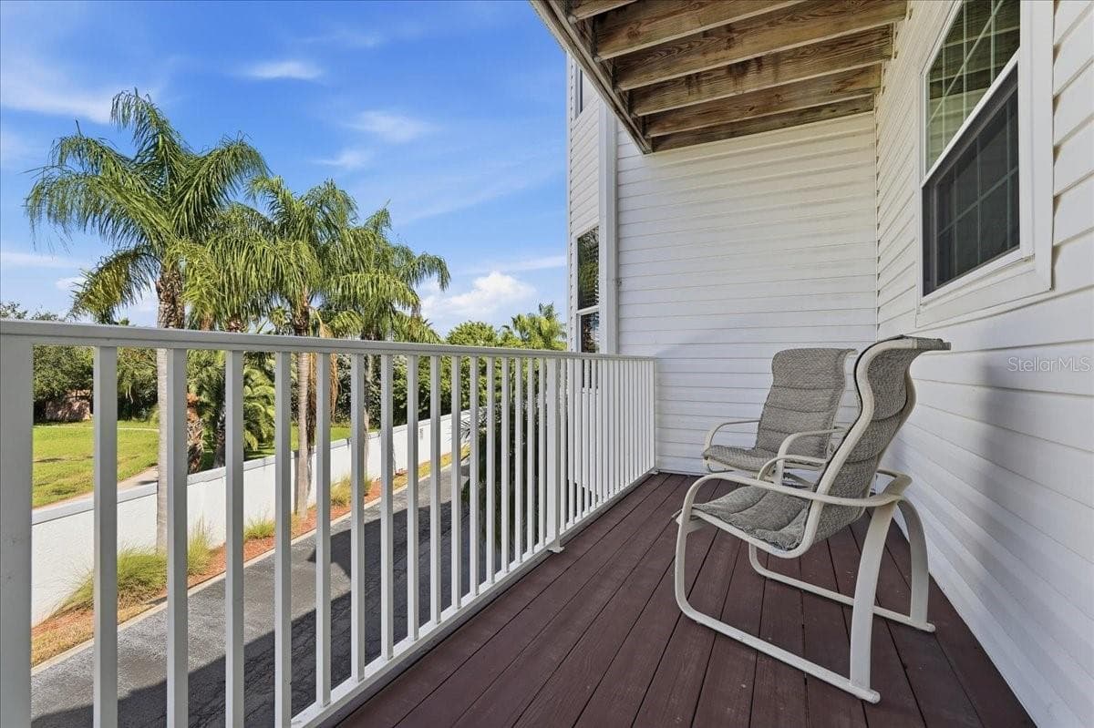 Townhouse at 101 SHOALS CIR, NORTH REDINGTON BEACH, photo 38 of 100