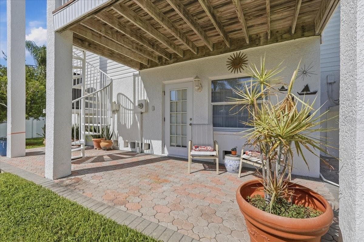 Townhouse at 101 SHOALS CIR, NORTH REDINGTON BEACH, photo 67 of 100