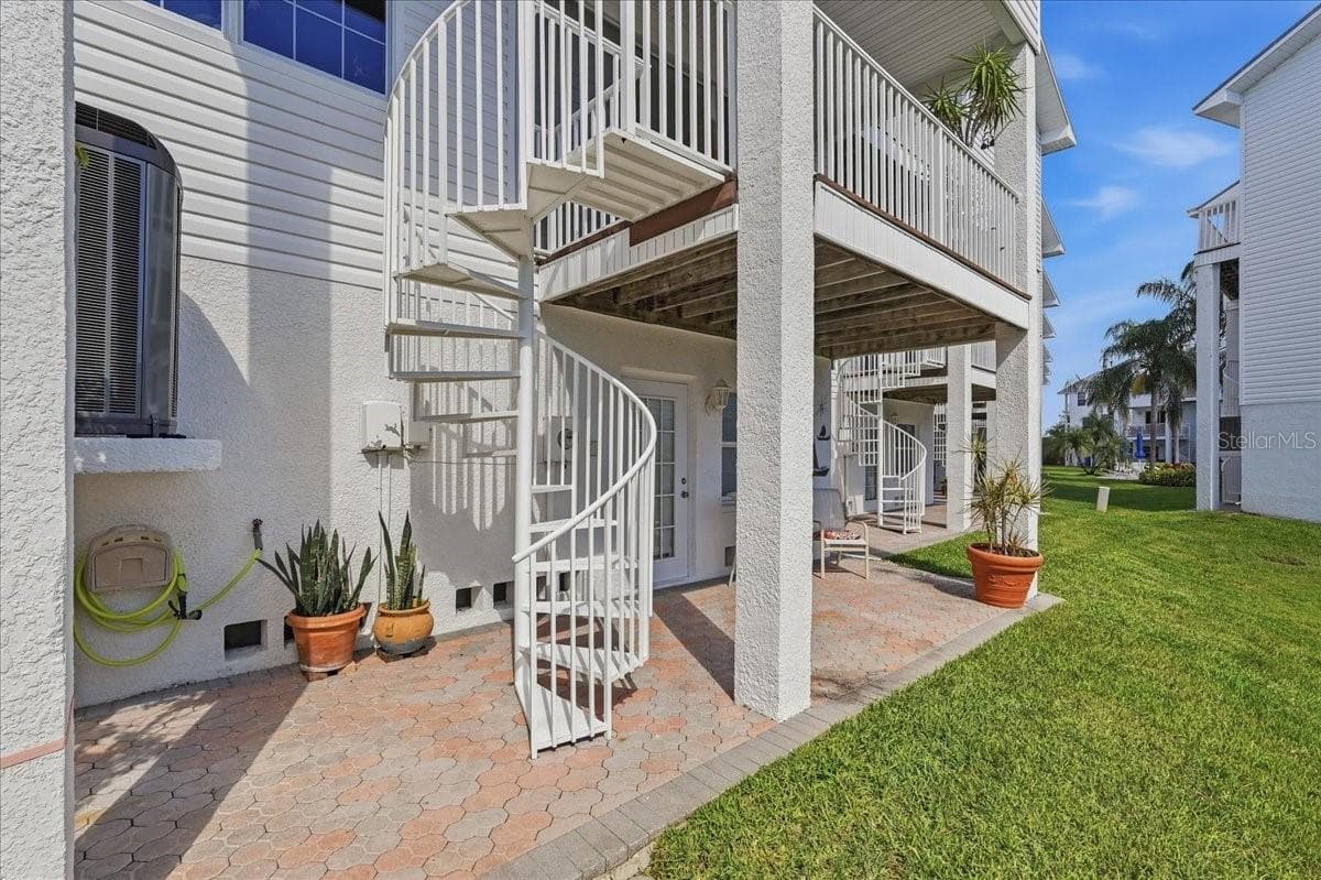Townhouse at 101 SHOALS CIR, NORTH REDINGTON BEACH, photo 69 of 100
