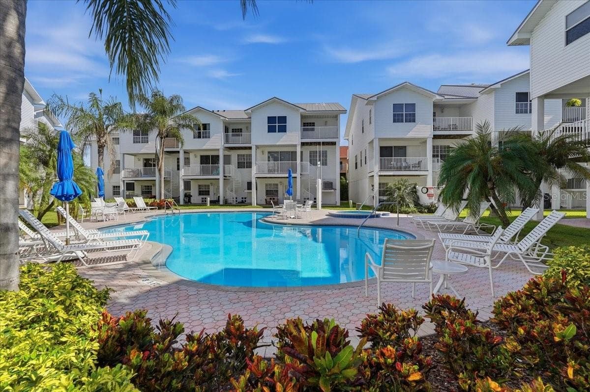 Townhouse at 101 SHOALS CIR, NORTH REDINGTON BEACH, photo 76 of 100