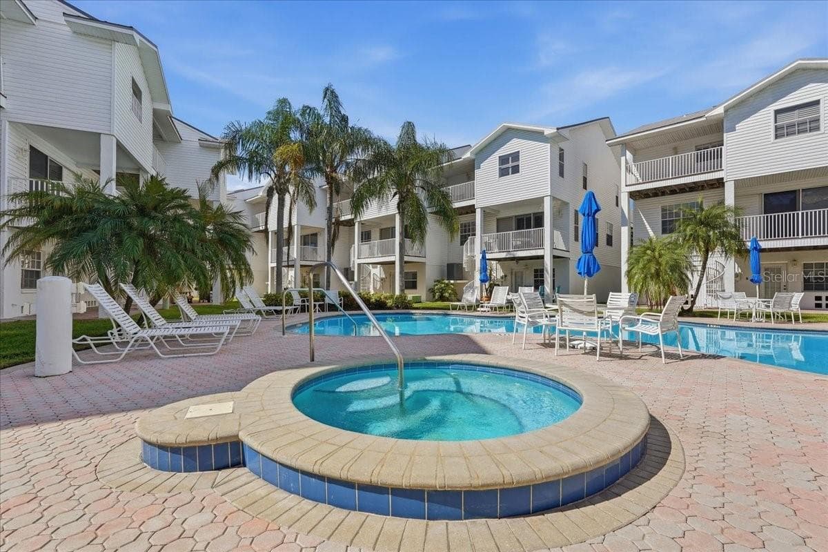 Townhouse at 101 SHOALS CIR, NORTH REDINGTON BEACH, photo 77 of 100