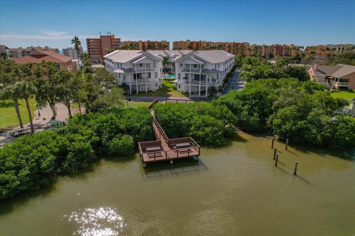 Townhouse at 101 SHOALS CIR, NORTH REDINGTON BEACH, photo 84 of 100