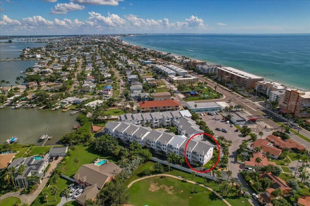 Townhouse at 101 SHOALS CIR, NORTH REDINGTON BEACH, photo 89 of 100