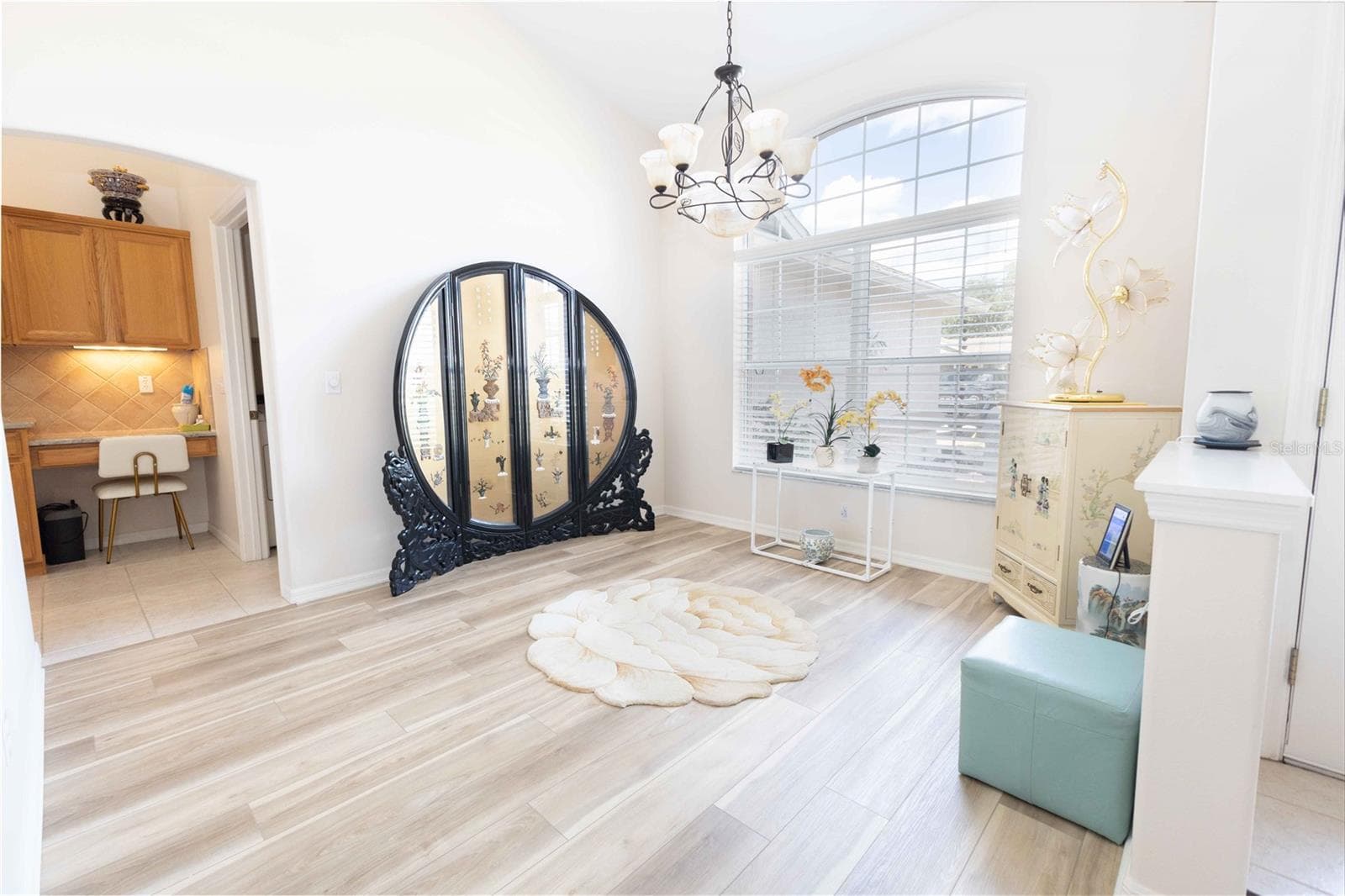 Front living area - 5399 COUNTY ROAD 125, WILDWOOD
