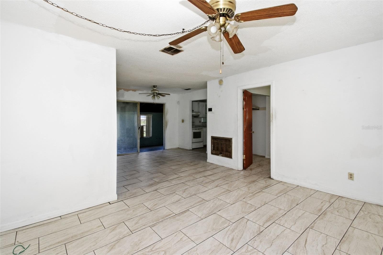 Single Family Residence at 4205 SOLOMON DR, ORLANDO, photo 8 of 31