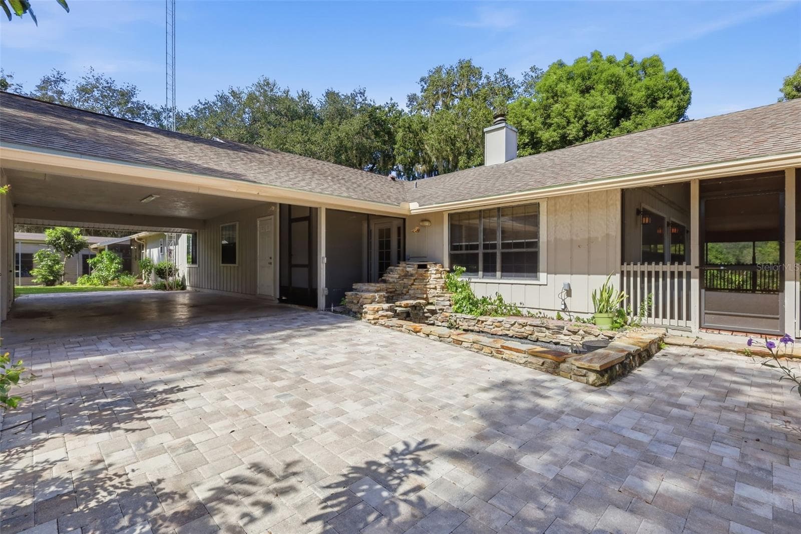 41520 CHARM LAKE DR