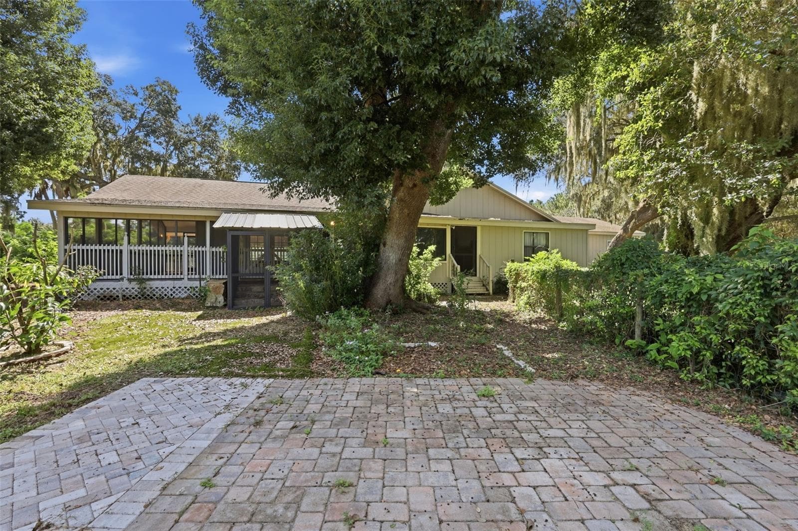 Main house - 41520 CHARM LAKE DR, UMATILLA