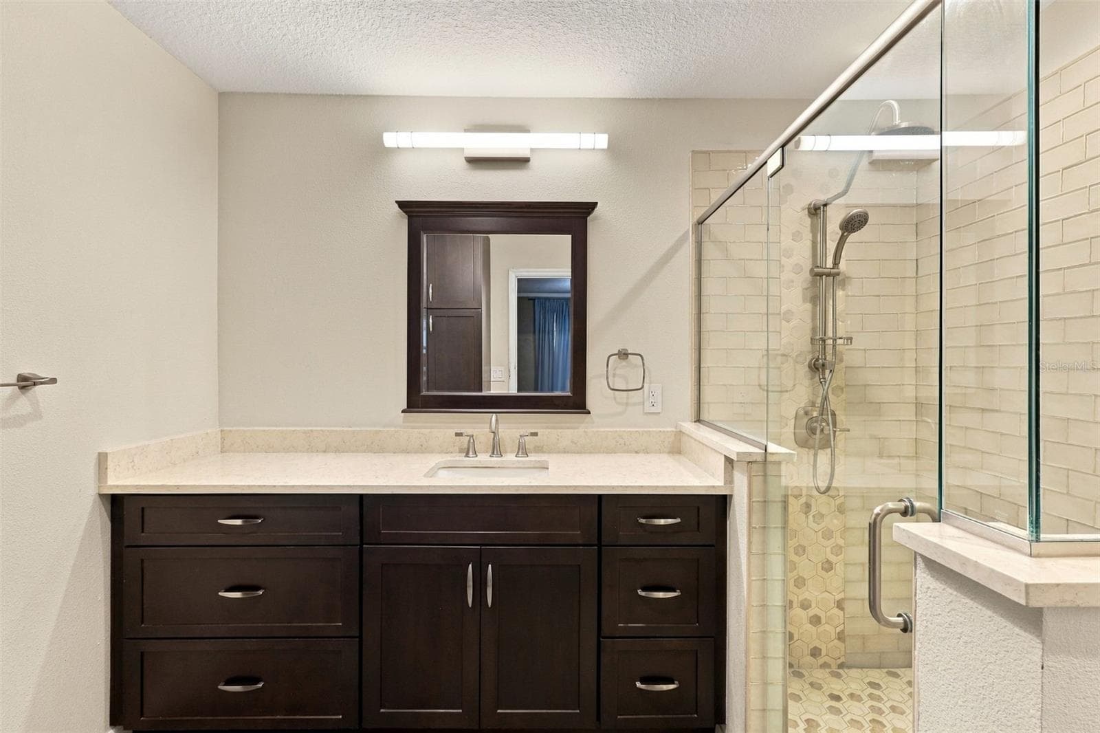 Owner Suite Bath - 41520 CHARM LAKE DR, UMATILLA