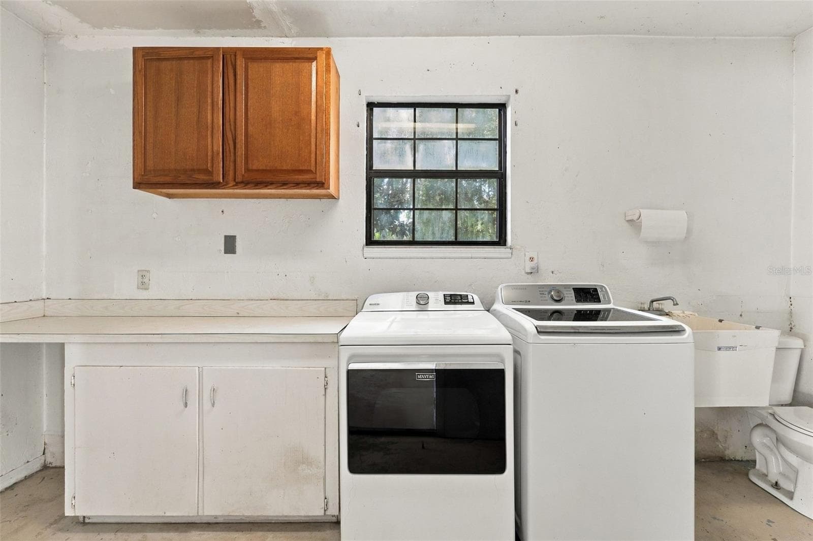 Main house Laundry - 41520 CHARM LAKE DR, UMATILLA