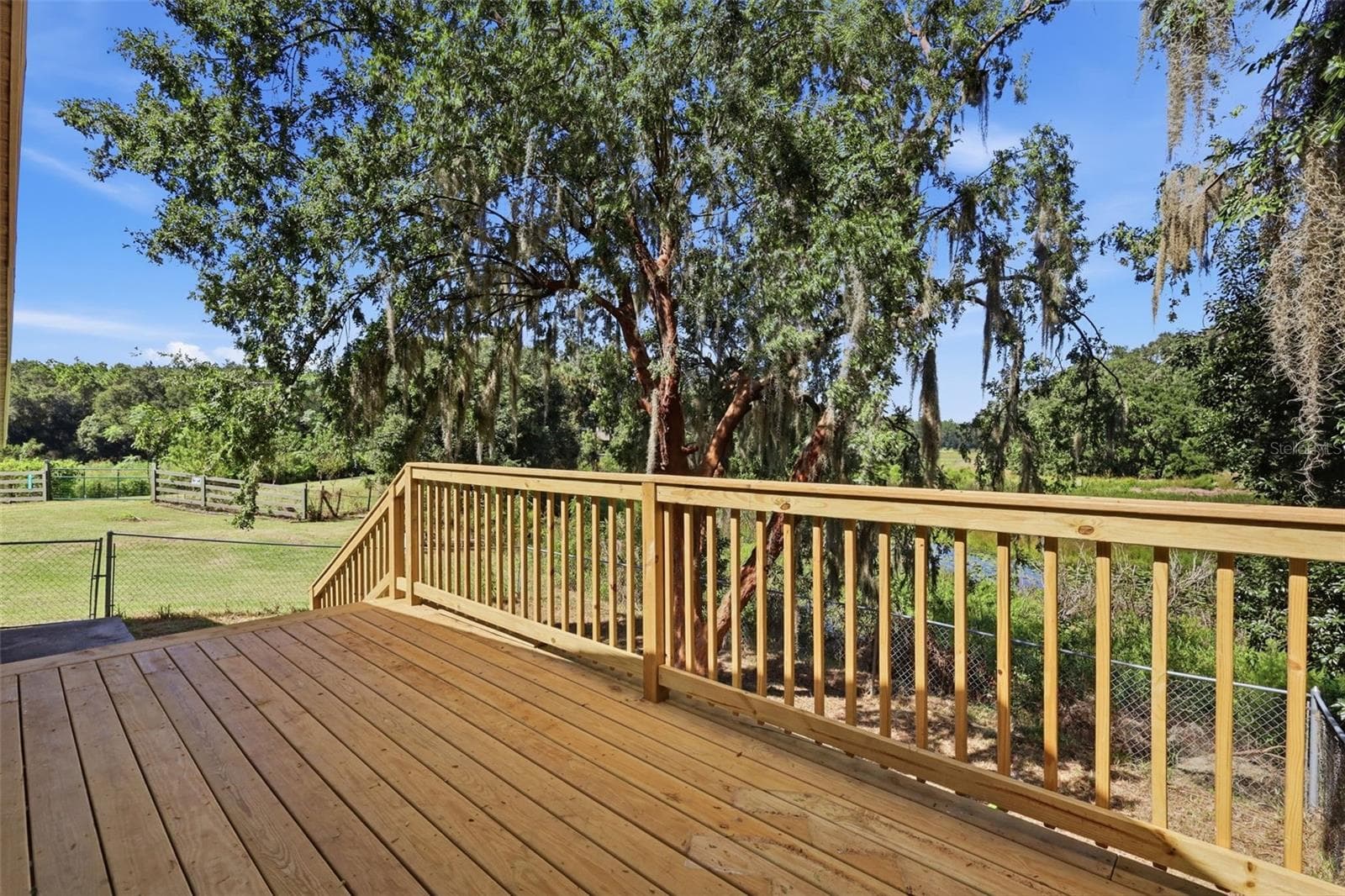 Guest House Balcony - 41520 CHARM LAKE DR, UMATILLA