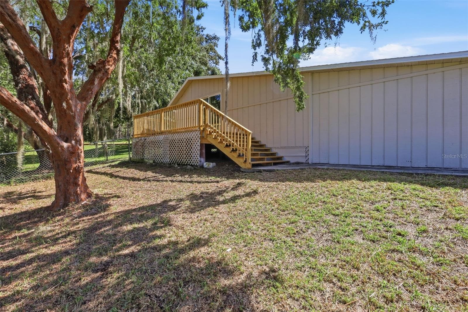 Guest House Balcony - 41520 CHARM LAKE DR, UMATILLA