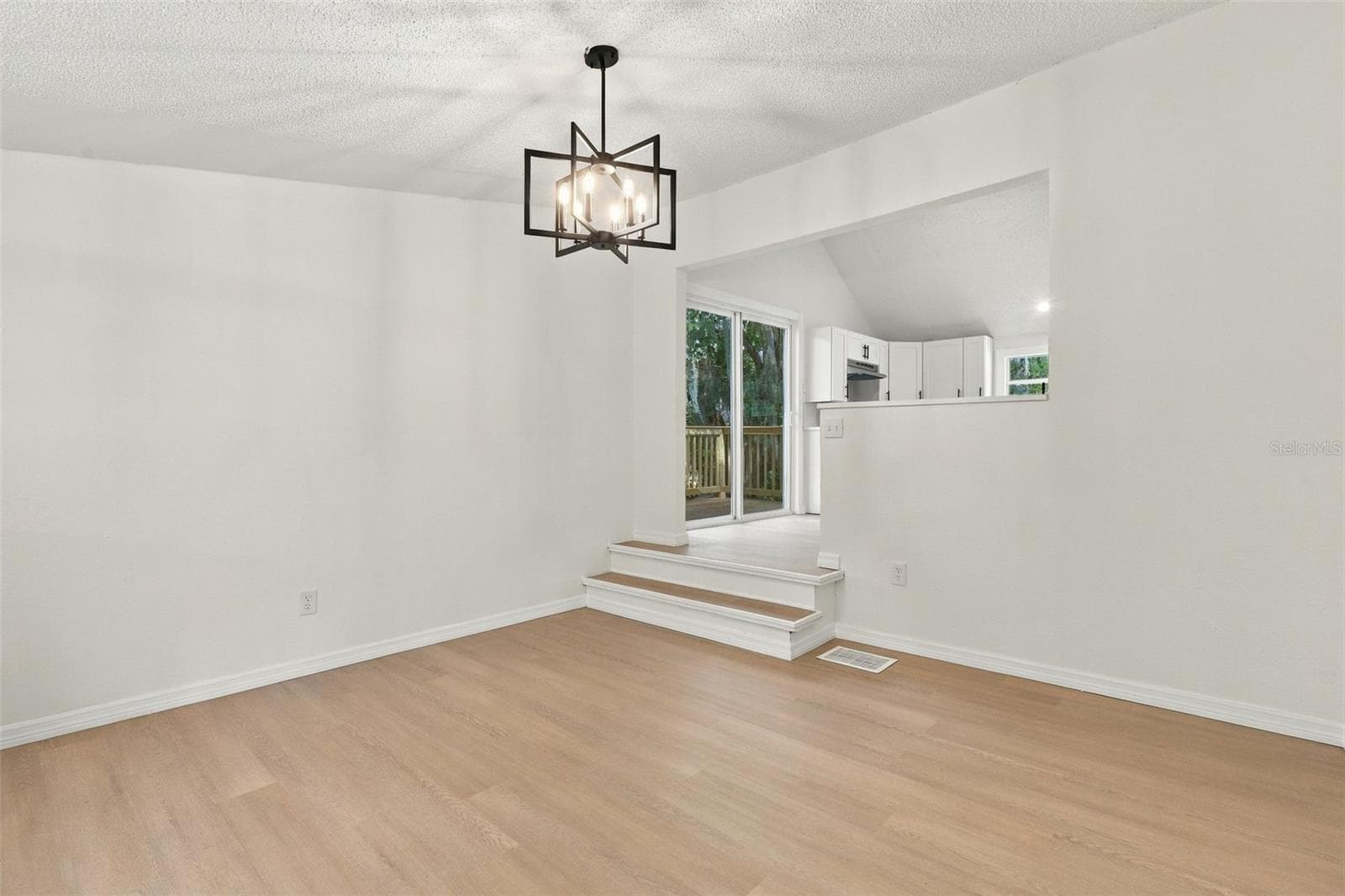 Guest House - 41520 CHARM LAKE DR, UMATILLA
