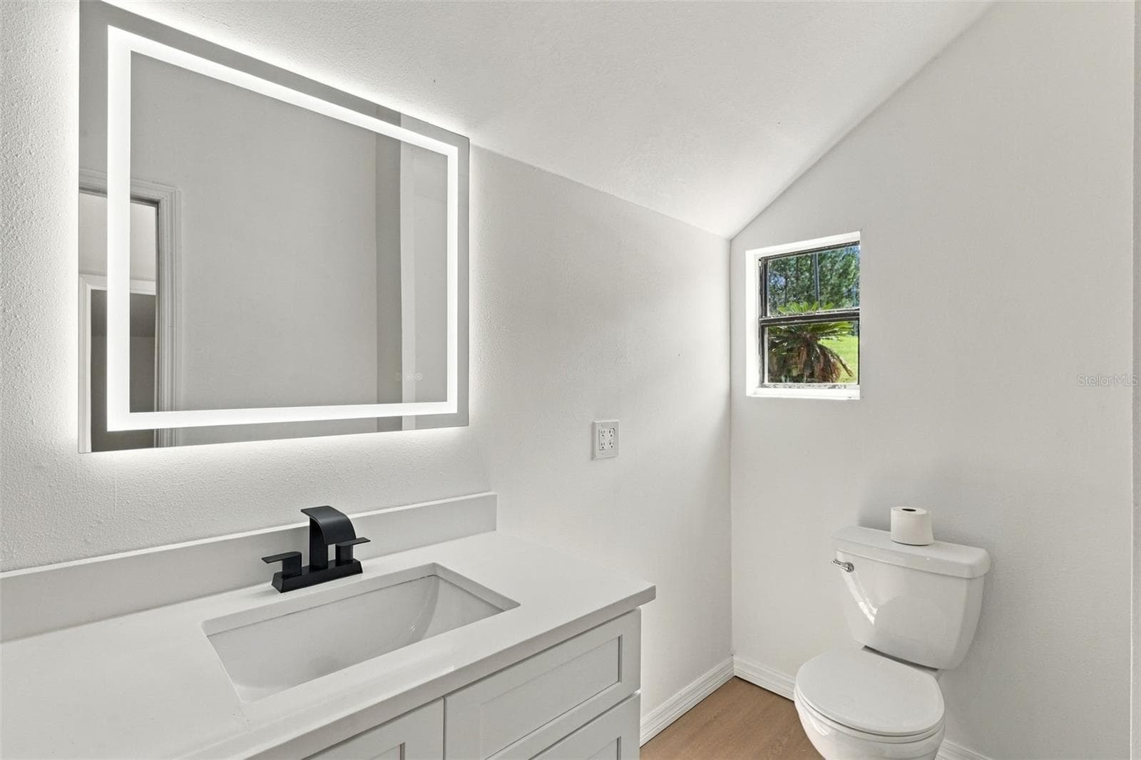 Guest House Bathroom - 41520 CHARM LAKE DR, UMATILLA