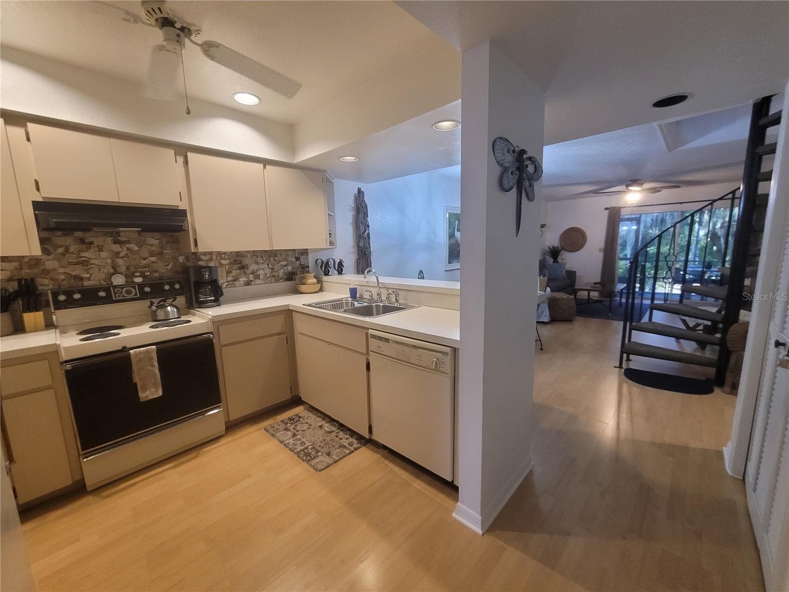 Townhouse at 1328 CYPRESS COVE CT, INVERNESS, photo 7 of 29