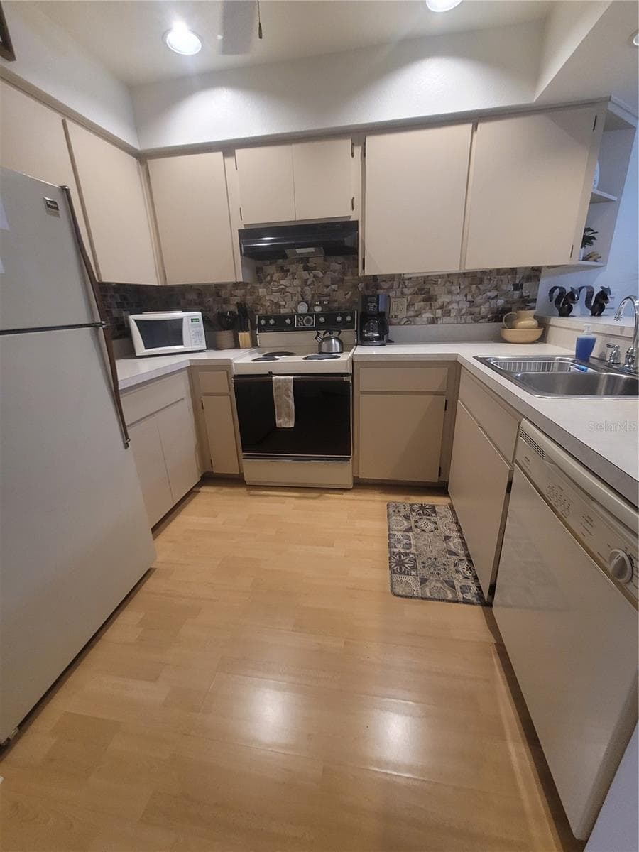 Townhouse at 1328 CYPRESS COVE CT, INVERNESS, photo 8 of 29