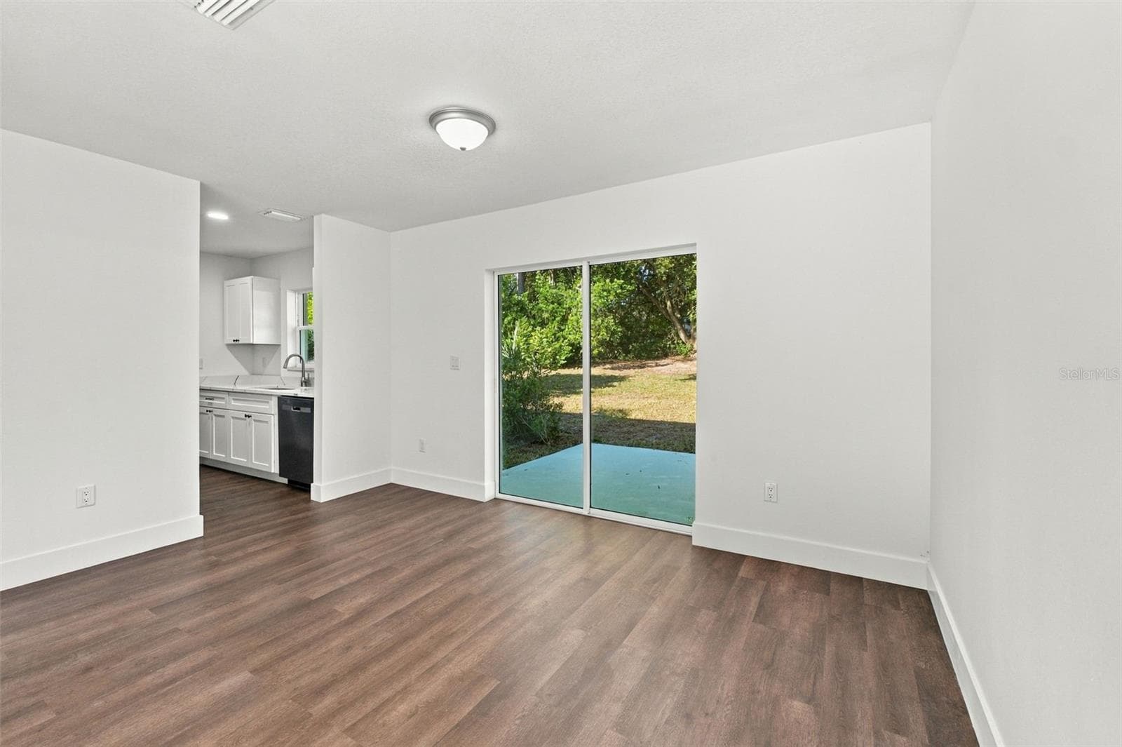 Single Family Residence at 5065 BROMLEY AVE, SPRING HILL, photo 6 of 28