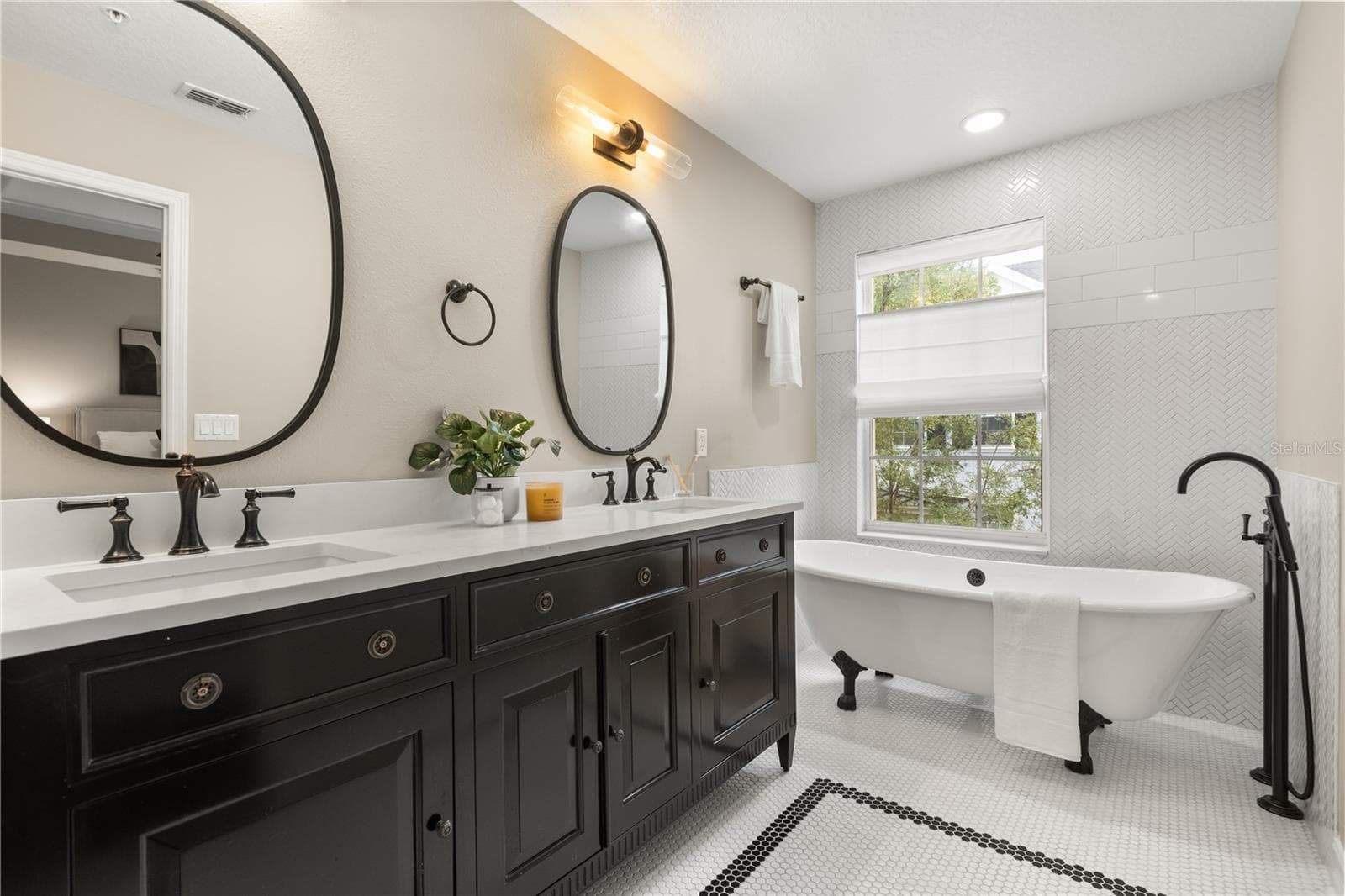 Townhouse at 2084 BRINK ALY, ORLANDO, photo 15 of 38