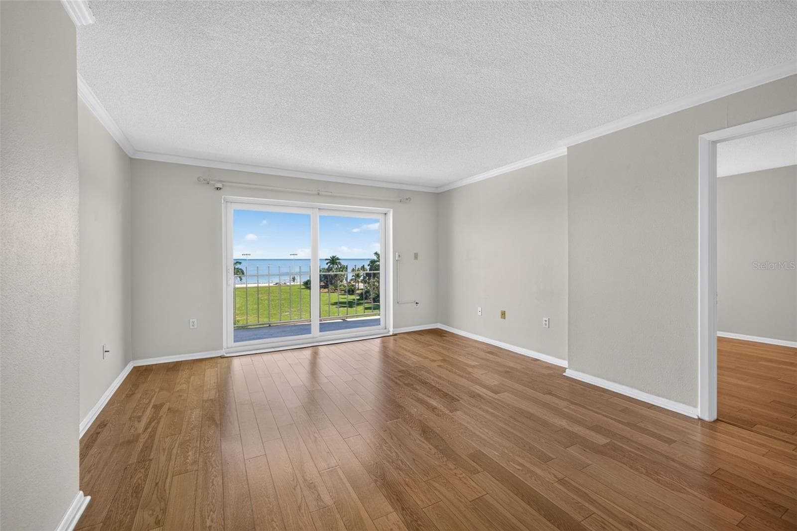 Condominium at 1120 N SHORE DR NE #502, ST PETERSBURG, photo 8 of 28