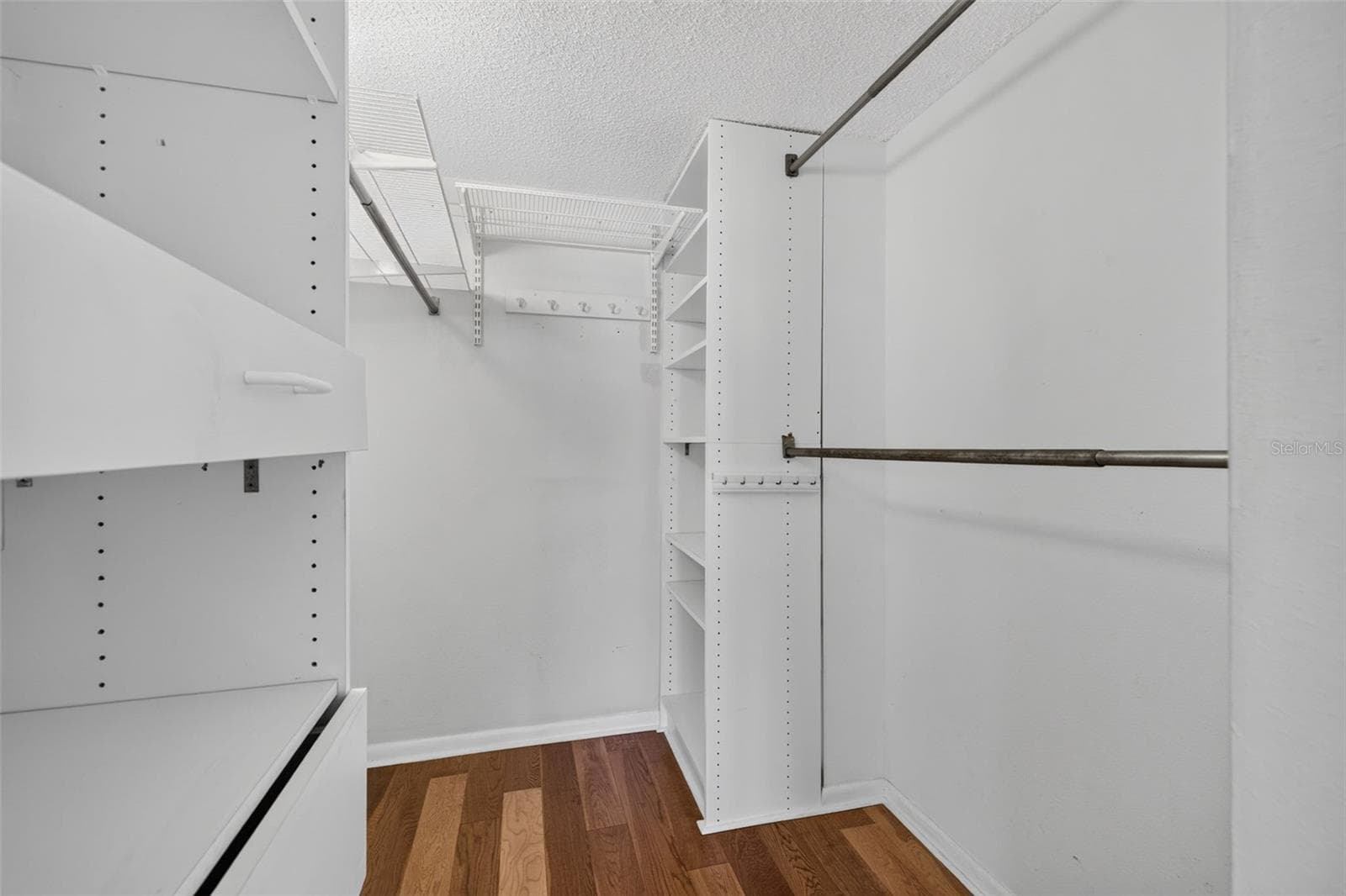 Condominium at 1120 N SHORE DR NE #502, ST PETERSBURG, photo 12 of 28