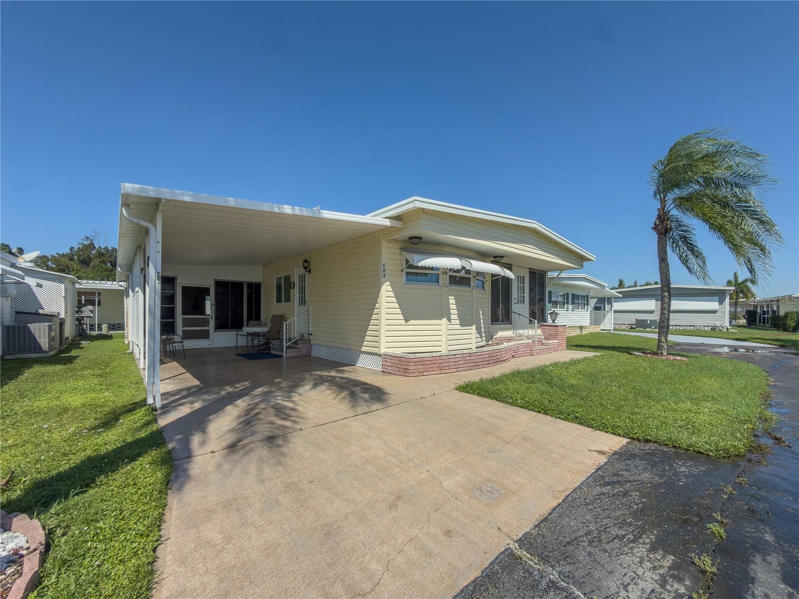 Mobile Home at 603 CYPRUS CT, BRADENTON, photo 3 of 34