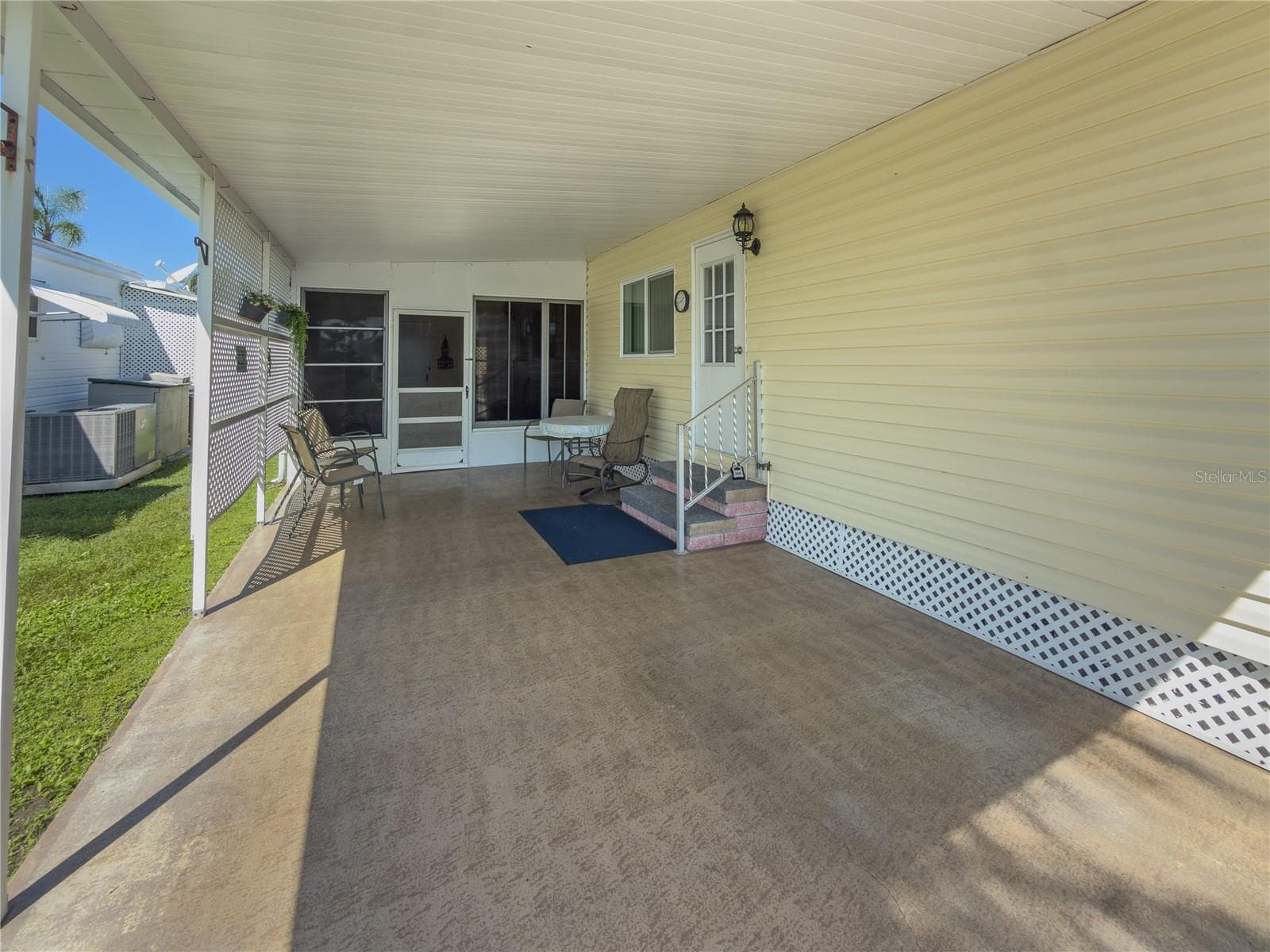 Mobile Home at 603 CYPRUS CT, BRADENTON, photo 5 of 34