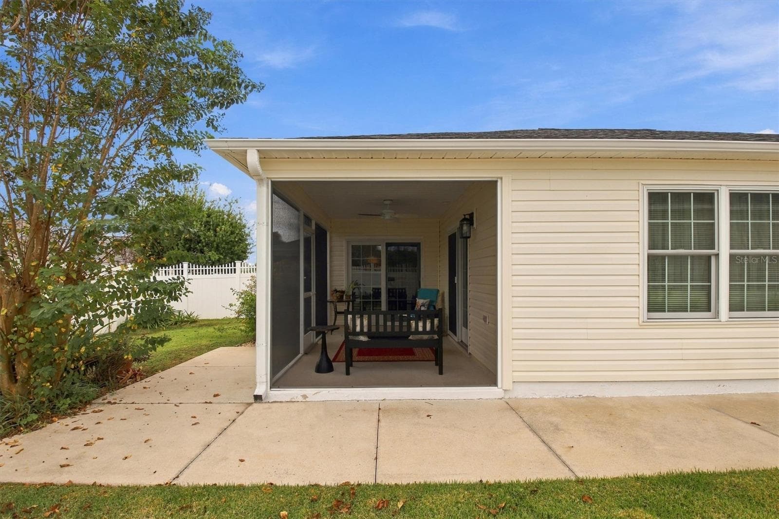 Single Family Residence at 1231 ESTILL AVE, THE VILLAGES, photo 7 of 29