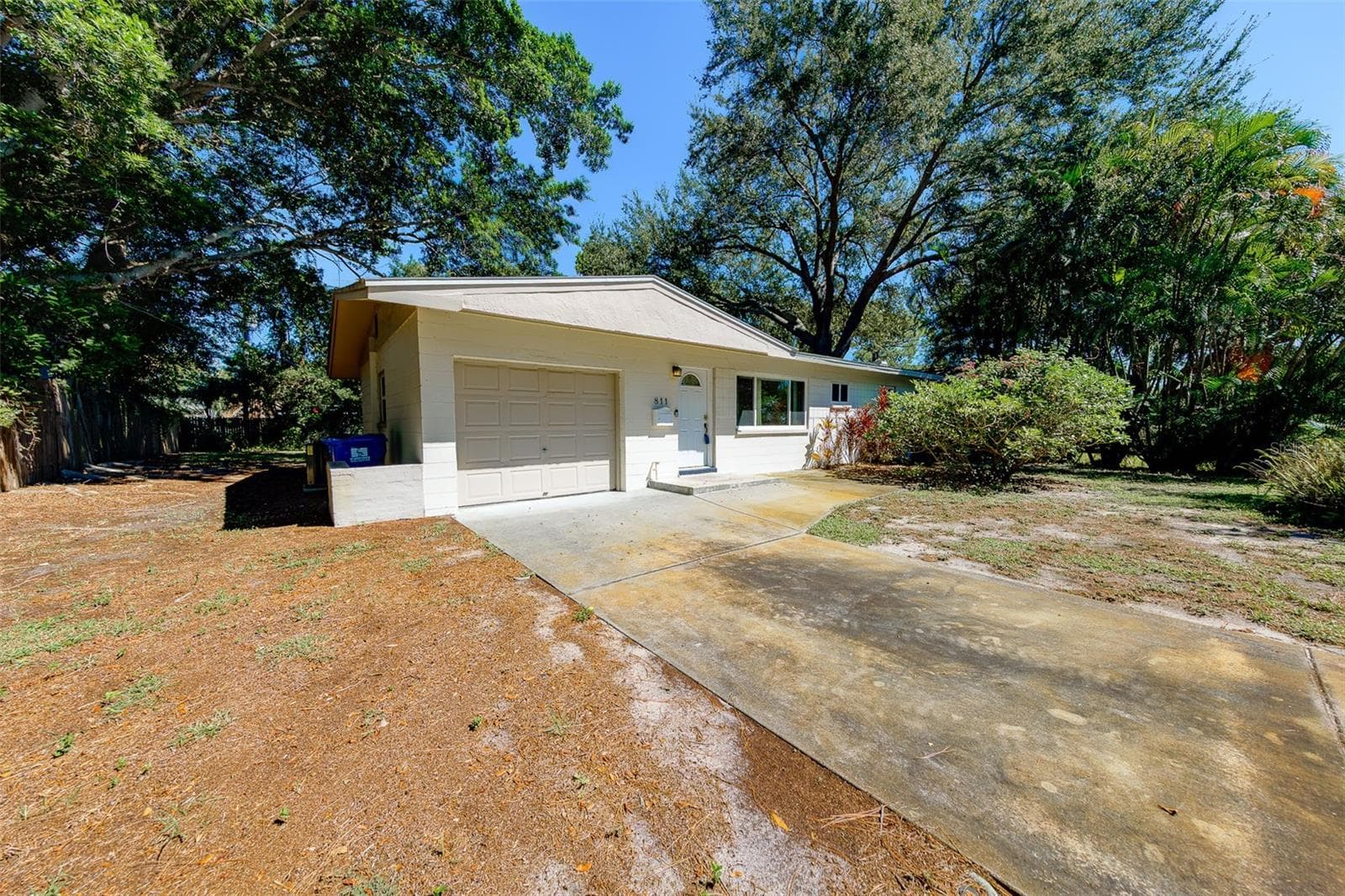 Single Family Residence at 811 69TH AVE S, ST PETERSBURG, photo 3 of 40