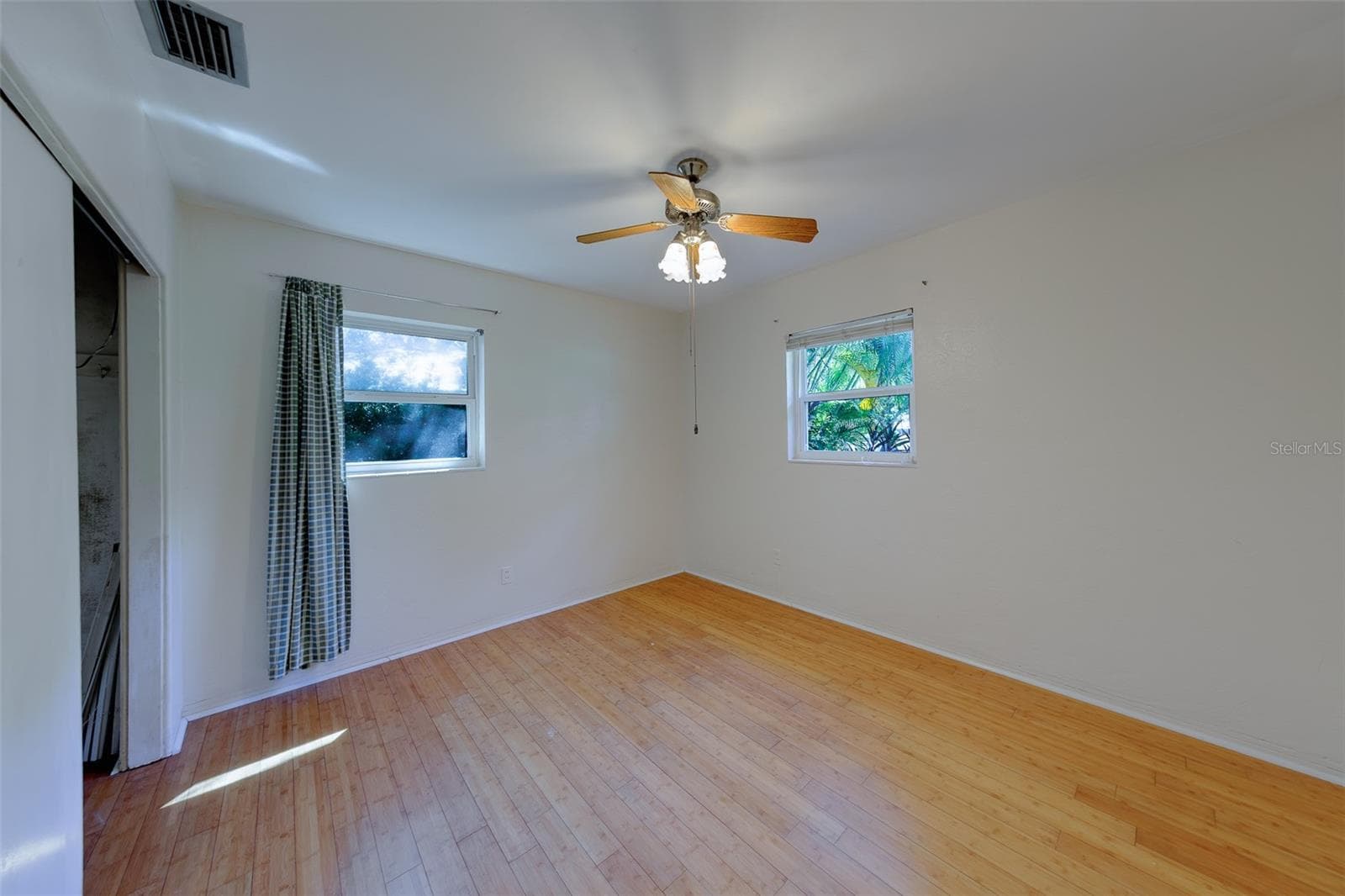 Single Family Residence at 811 69TH AVE S, ST PETERSBURG, photo 22 of 40