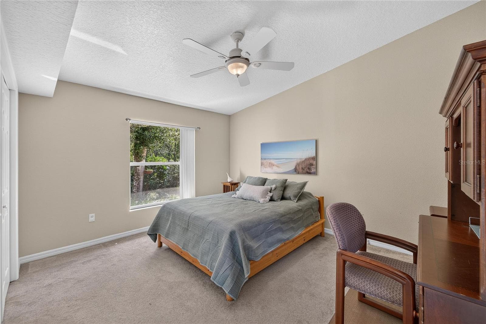 Guest room has an overhead fan - 28329 LINDENHURST DR, WESLEY CHAPEL